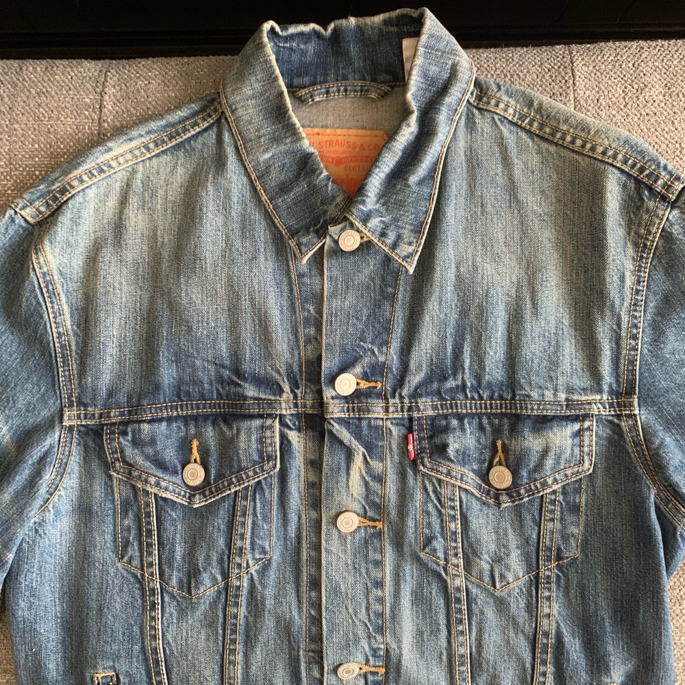 Levi’s Classic Medium Stonewashed Denim Jacket - image 3